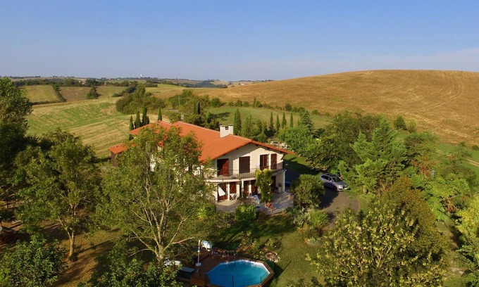 Rieux-Volvestre Apartment | Discover Volvestre: Family-Friendly Getaway with Pool & Kitchen