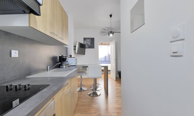 Lens Apartment | Escarpelle - Modern Apartment for 4 with Spa and Breakfast