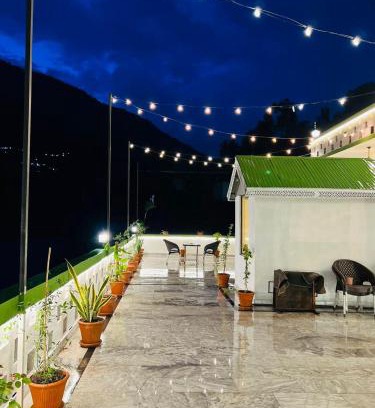 Dhirkot Cabin | Escaven - Your escape to Heaven