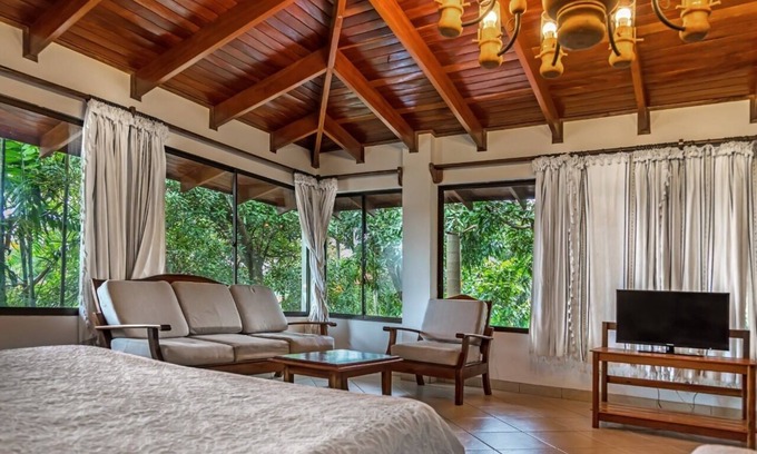 Escazu Apartment | Discover Escazu Vacation Rentals: Pet-Friendly Studios & Rooms