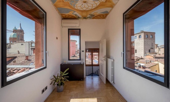 L'antico Ghetto Ebraico Apartment | Exclusive Apartment with Tower - 4-Star Comfort Awaits