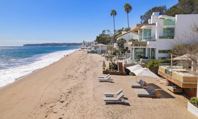 Central Malibu House | Exclusive Sandy Beach Club Villa with Ocean View & Pool