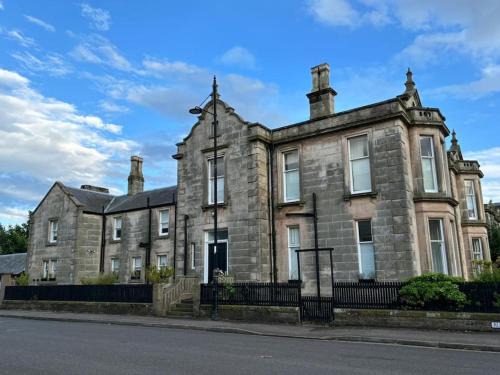Montrose Apartment | Family-Friendly Esk House Apartment with Top Guest Ratings