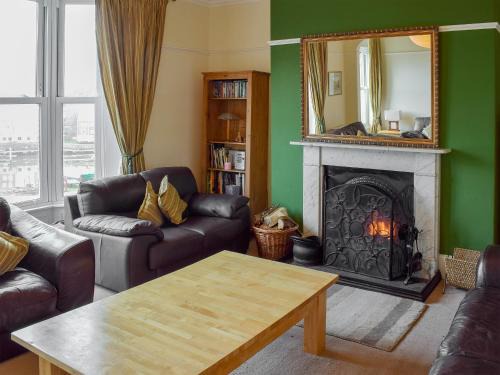 Whitby House | Experience Esk View: A 4-Star Child-Friendly Retreat