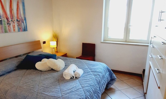 Desenzano del Garda Apartment | ESMERA APARTMENT: Ideal Stay with Pool and Free Parking