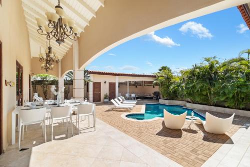 Esmeralda House | Esmeralda 125