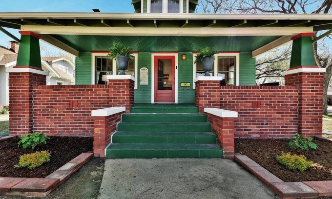 Wichita House | Experience Esmeralda on the Green: Golf Course Views Await