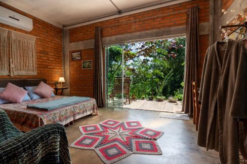 Cuiaba House | Discover Espaço Aricá: Pet-Friendly Oasis with Spa & Hot Tub