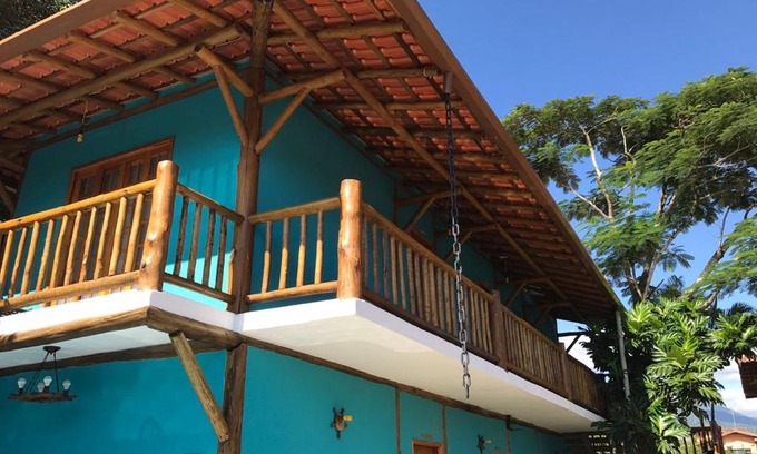 Centro Comercial House | Family-Friendly Getaway at Espaço Dona Florinha Hotel