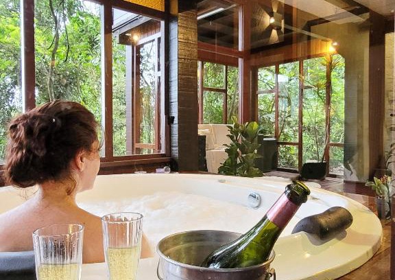 Teresopolis Cabin | Discover Relaxation at Espaço Verde Novo Chalés with Pool & Spa