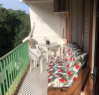 Aguas de Lindoia Apartment | Inviting Flat with Balcony at Cavalinho Branco for 6 Guests