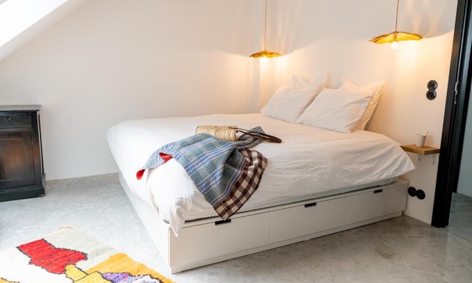 Namur Hotel | Eco-Friendly Espace 43: Family-Friendly Comfort Awaits