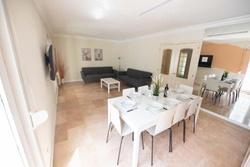 Valladolid City Centre Apartment | Family-Friendly Stay at Espacios Blanco Plaza Mayor