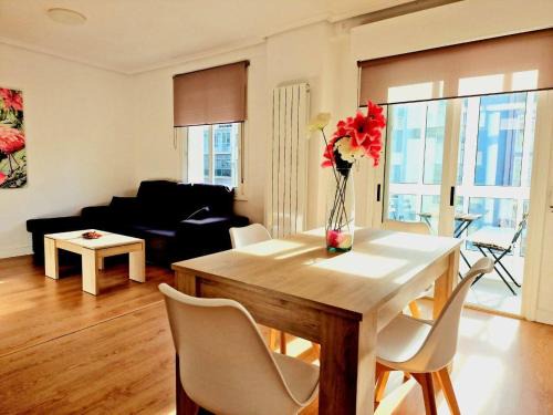 Ourense Apartment | Family-Friendly Retreat at Chabós Jardín del Posío