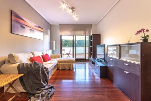 Moreaga Apartment | Remarkable Apartment with Terrace in Sopela - Rated 9.1/10