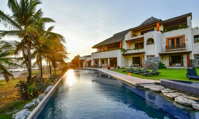 Petacalco Apartment | Beachfront Bliss at Casa Don Luis with Spa & Family Amenities