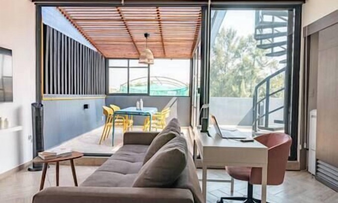 Santa Maria la Ribera Apartment | Beautiful Terrace Apartment in CDMX with Kitchen Access