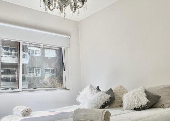 Belgrano Apartment | Inviting Three-Room Apartment in Belgrano, Rated 9/10
