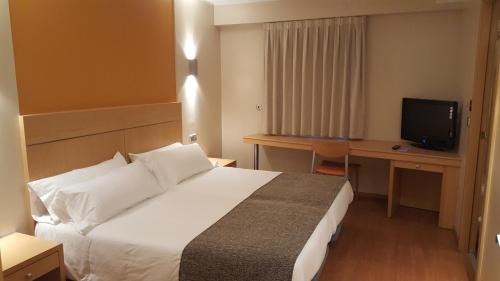 Les Escaldes Hotel | Welcoming Espel: Family-Friendly & Accessible Escape