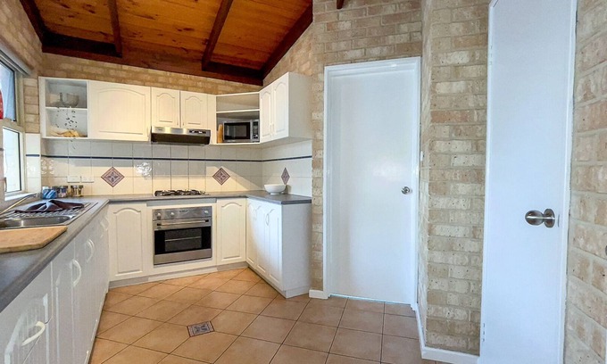 Esperance Apartment | Oceanfront Yot Spot Apartments: Guest Rated 9/10 Experience