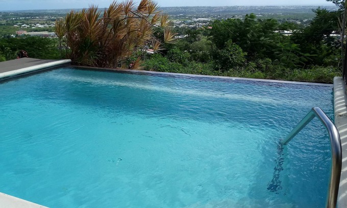 Shop Hill House | ESPERANZA Cottage: Breathtaking Views & Inviting Breezes