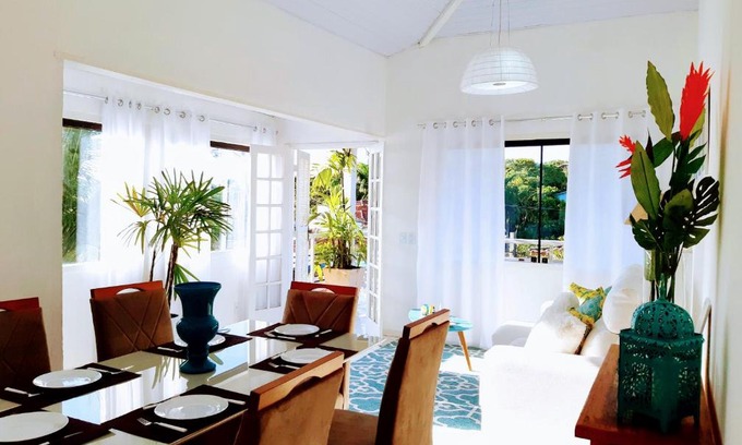 Albatroz House | Cozy Beachside Retreat with 3 Suites and Scenic Views