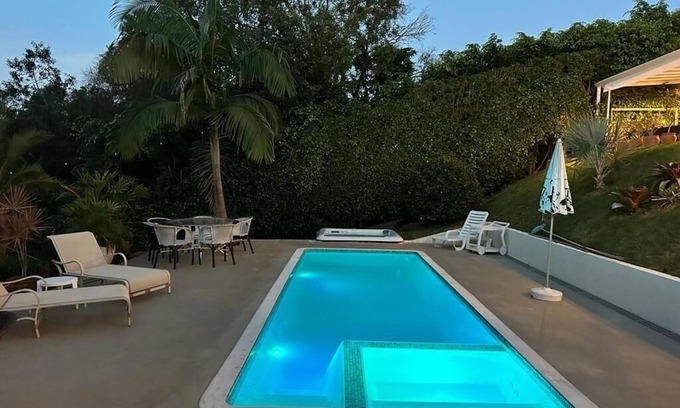 Sorocaba House | Tranquil Lakeview Retreat with Pool & Spa Amenities