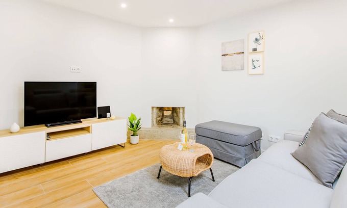 Espinho Apartment | Beachside Retreats: Family-Friendly Stays at Espinho