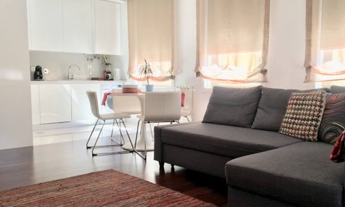 Espinho Apartment | Espinho Beach Apartment: Cozy Retreat with Ocean Views