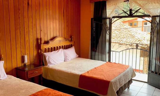 Mazamitla Apartment | Delightful Double Room with Balcony in City Center