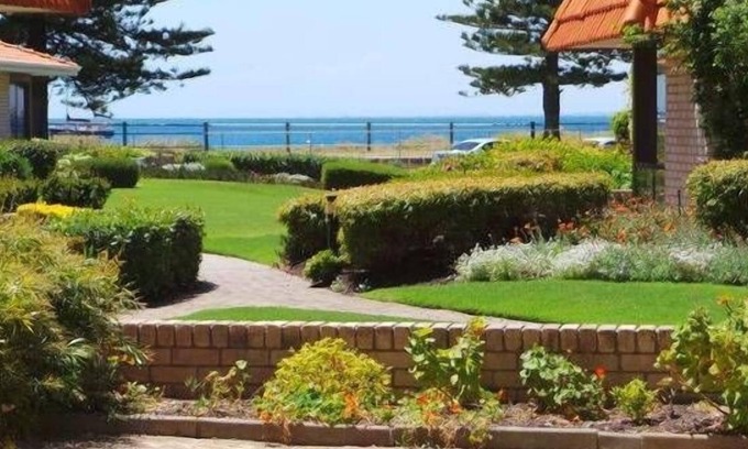 Rockingham Apartment | Top-Rated Esplanade Rockingham with Kitchen Amenities
