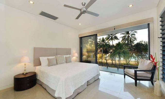Port Douglas House | Beachfront Paradise: Ocean View & Family-Friendly Amenities