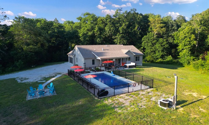 New Plymouth House | Espolon Ranch | Outdoor Igloo | Pickleball
