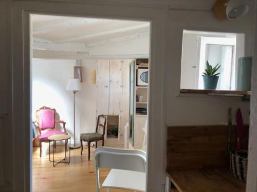 Notre-Dame Apartment | Esprit Cabine: Highly Rated Stay for Your Next Adventure
