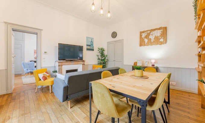 Nantes Centre Apartment | Experience Comfort at Esprit Feydeau - Family-Friendly Stay