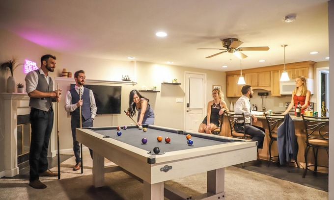 Broomfield House | Unforgettable Experience: Gather 20 Guests with Fun Amenities