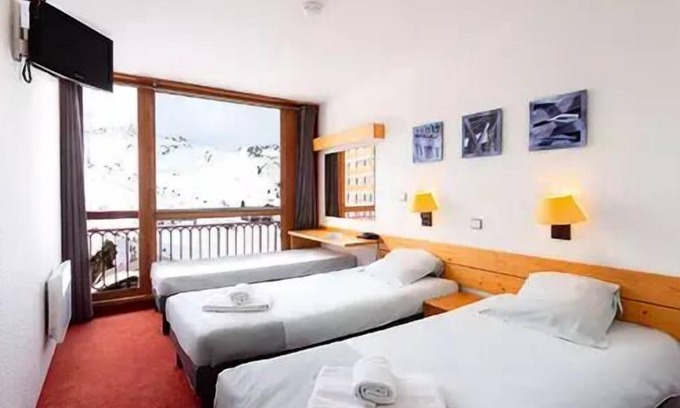 Arc-2000 Apartment | Essential Room 3 Erwachsene Blick getränkt
