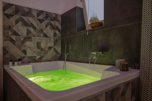 Santa Lucia House | Indulge in Essenza Suite Siracusa with Private Jacuzzi