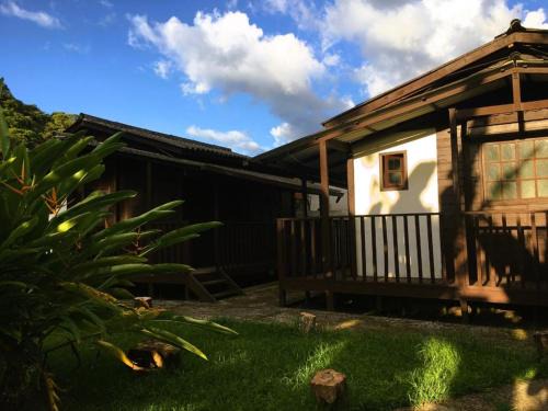 Paraty Cabin | Discover Estância Colibri: Ocean Views & Pet Friendly Stays