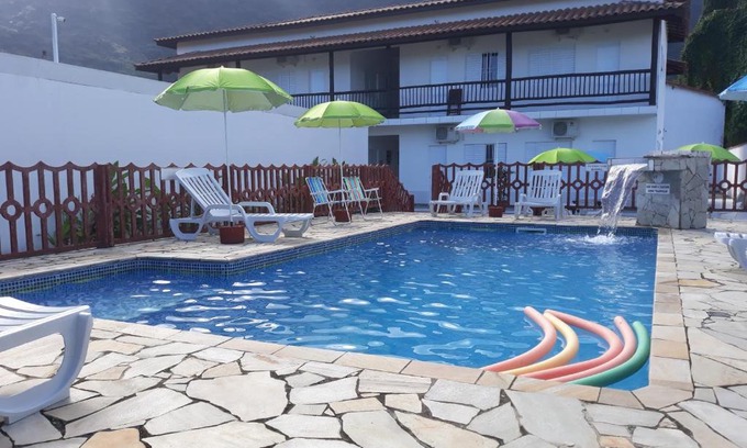 Maresias Cabin | Family-Friendly POUSADA TANI with Pool in Maresias