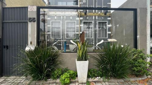 Lapa House | Stylish Container Studios for 2-4 Guests in Lapa