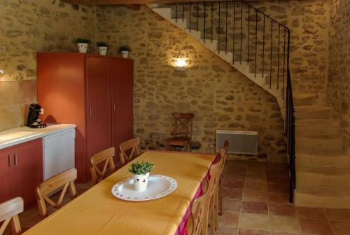 Colonzelle Apartment | Pet-Friendly Getaway with Pool and Child Amenities