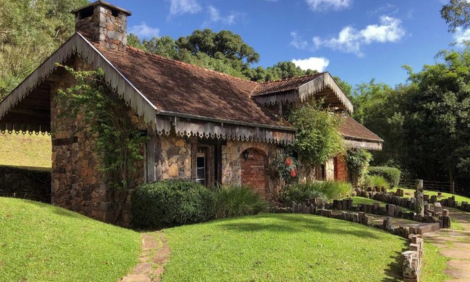 Gramado Hotel | Experience Estalagem La Hacienda: 4-Star Family Retreat
