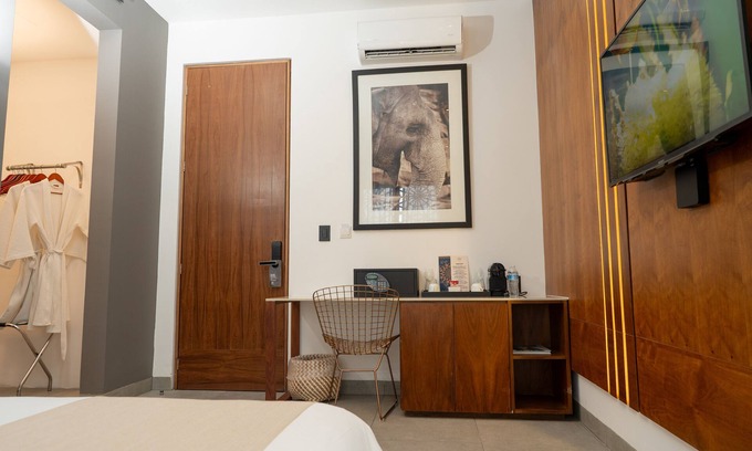 Luis Donaldo Colosio Hotel | Steps Away from Martina Beach Club & Fifth Avenue Vibes