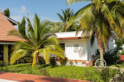 Tela Apartment | Relaxing Stay at Estancia Florencia with Pool and Hot Tub