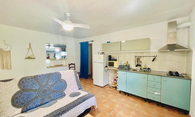 San Vicente del Raspeig House | Cozy Studio with Garden and Private Parking by the Sea