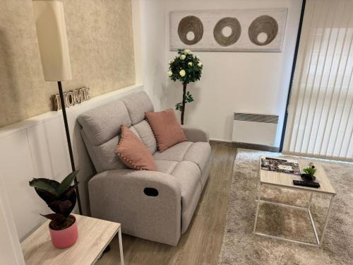 Maria Auxiliadora Apartment | Elegant Central Studio with Child-Friendly Amenities