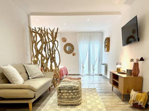 Castro Urdiales Apartment | Cozy Studio Near the Port with Family and Pet-Friendly Perks