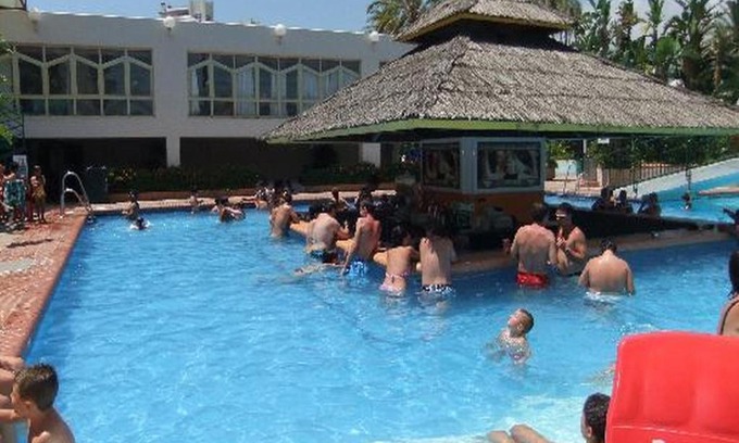 Benalmadena Costa Apartment | Ocean View Studio: Family-Friendly Retreat by the Sea
