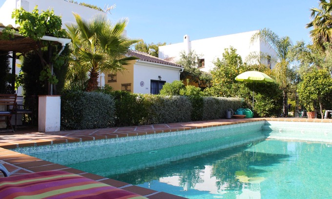 Alozaina Apartment | Relaxing Stay at Estudio Cortijo la Juanita with Spa